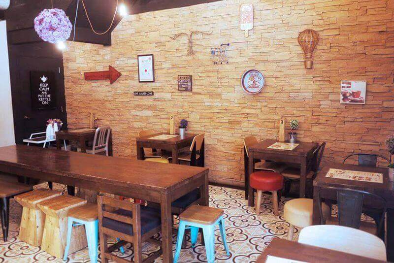 Fully-Fitted Cafe In Bukit Merah Central For Take-Over