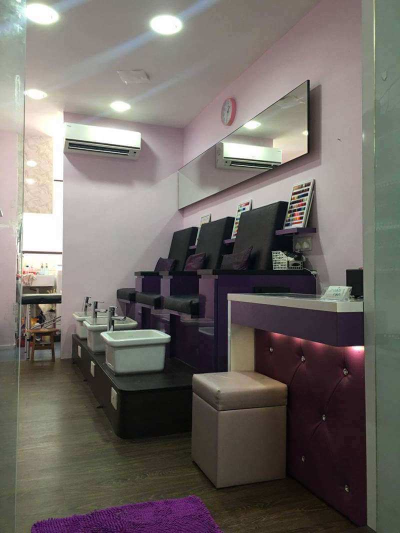 Manicure Shop For Take Over