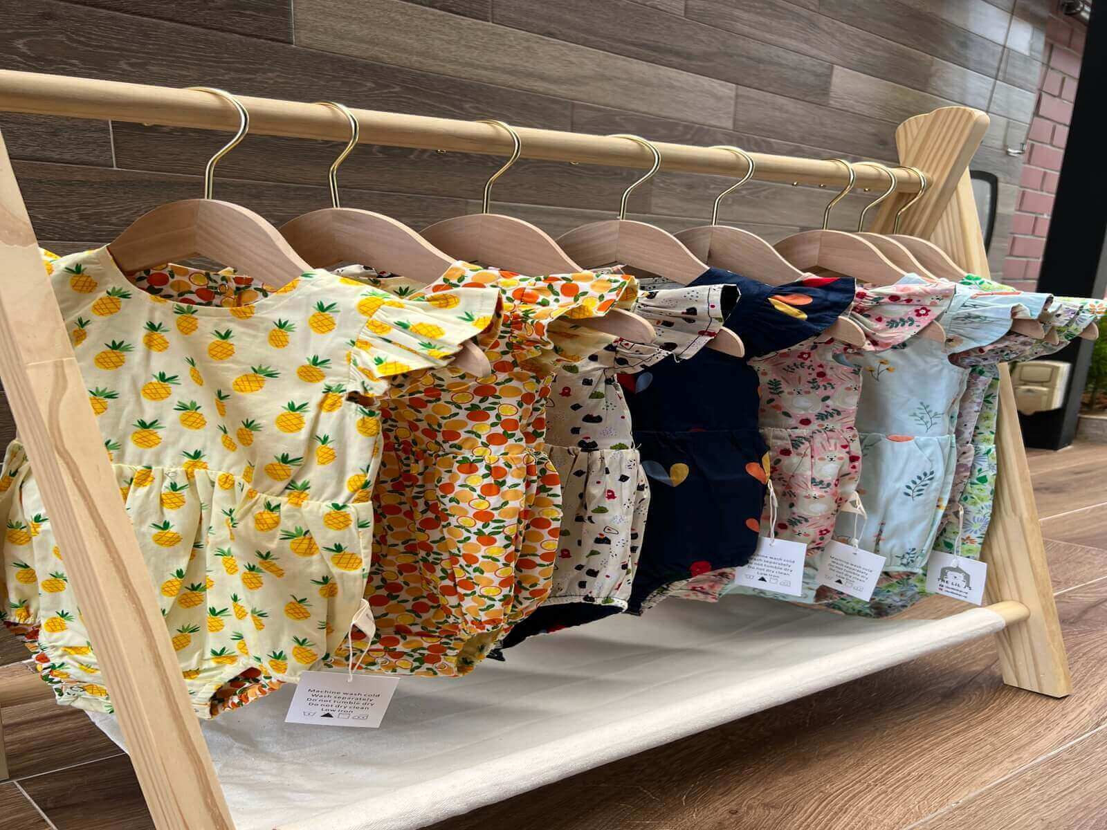 (已失效)Selling Reversible Baby Clothing Brand And Stocks At Cost Price