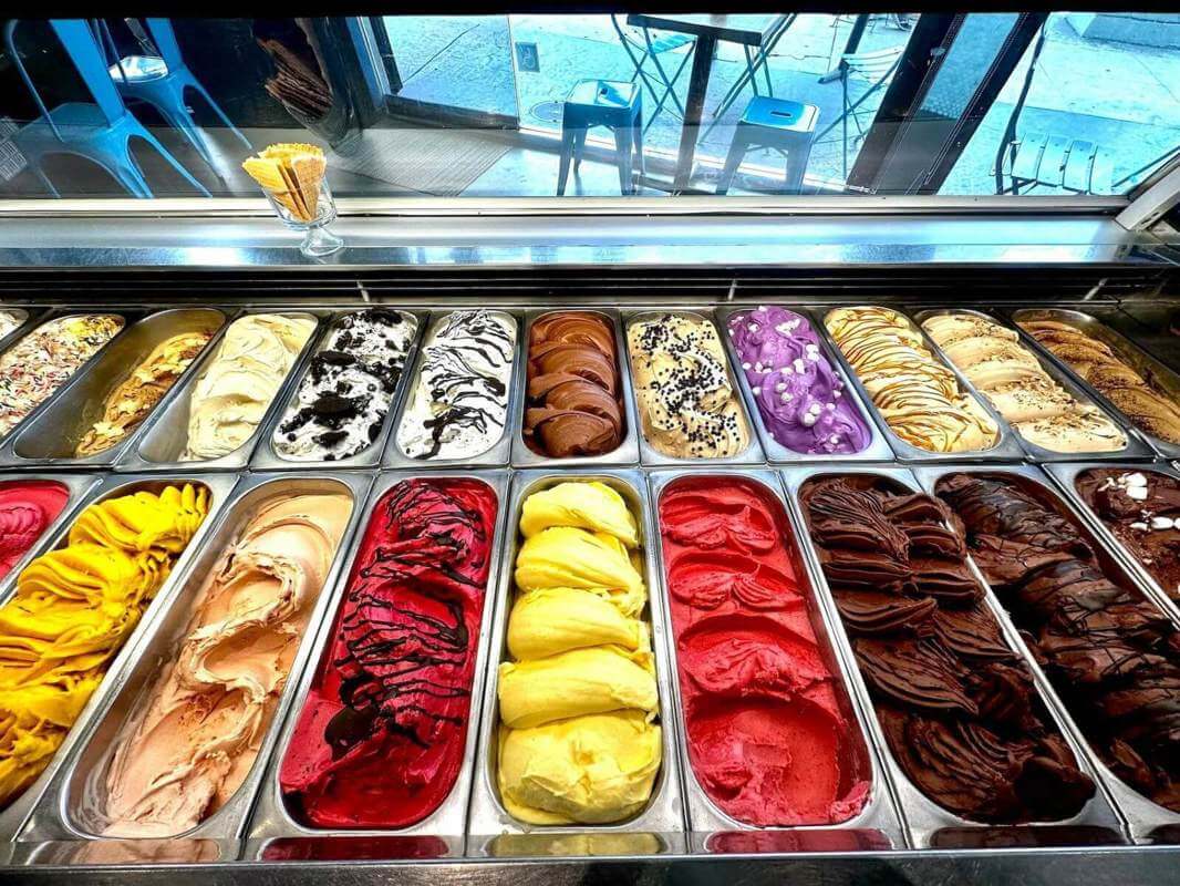 (已成交)High Profit Margin And Highly Scalable Ice Cream Outlet