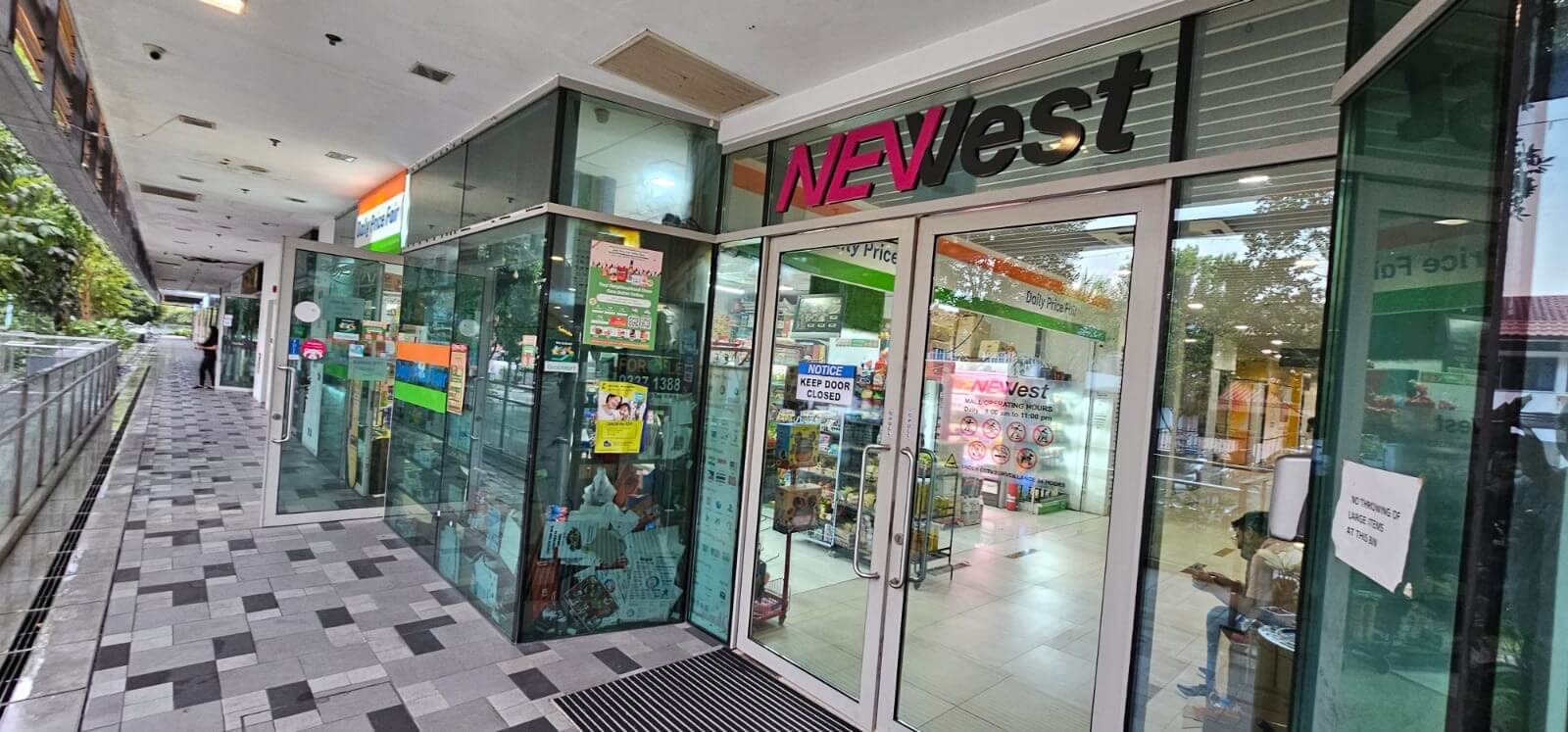 (已成交)Retail Shop Space For Rent @ Newest Mall, 1 West Coast Drive - Near Clementi MRT