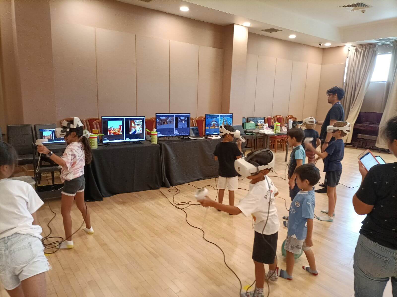 (已成交)Virtual Reality Arcade And Event Company At Bugis For Sale