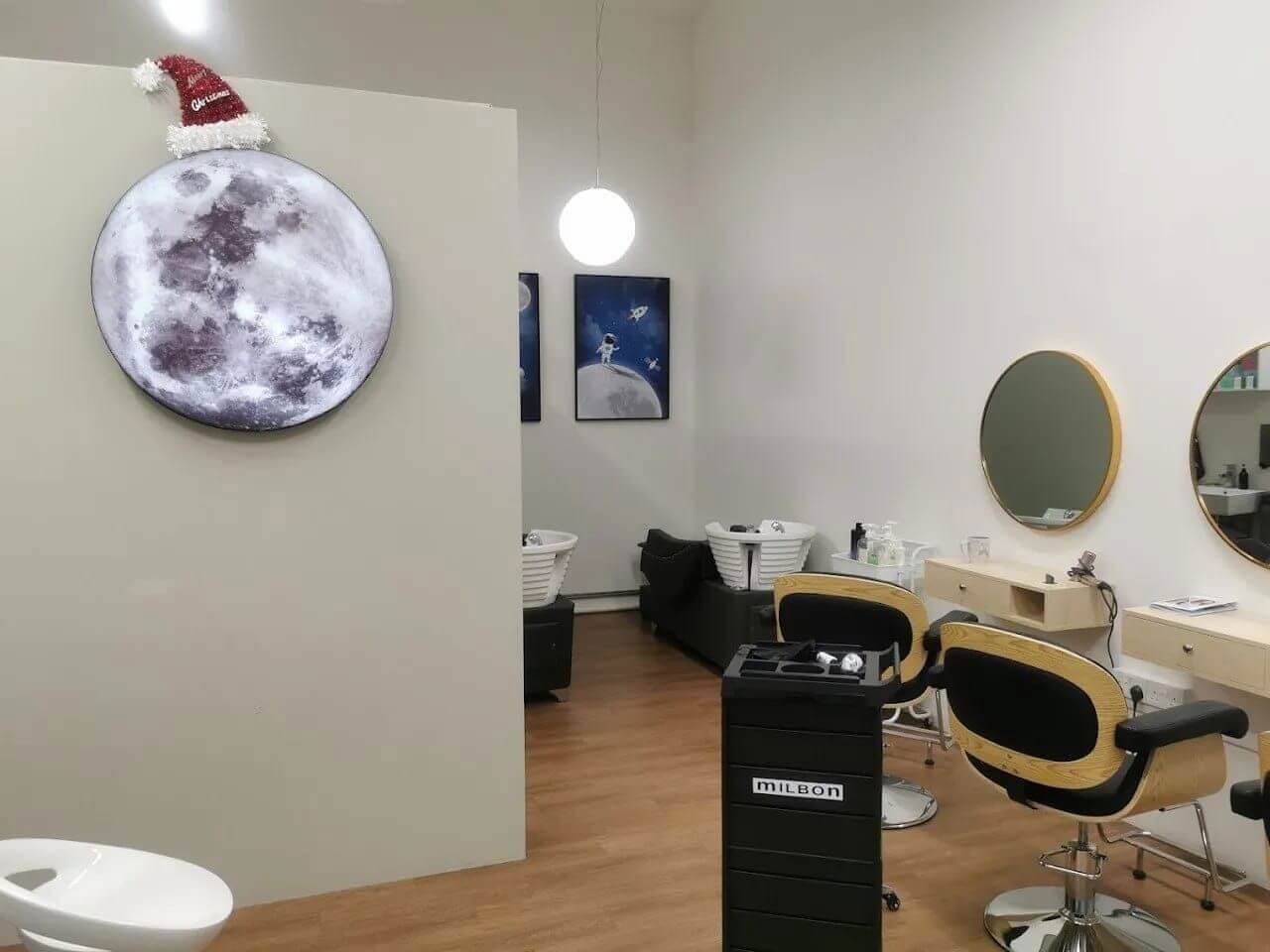 (已成交)Nicely Renovated Hair Salon For Takeover (Eunos/Paya Lebar)