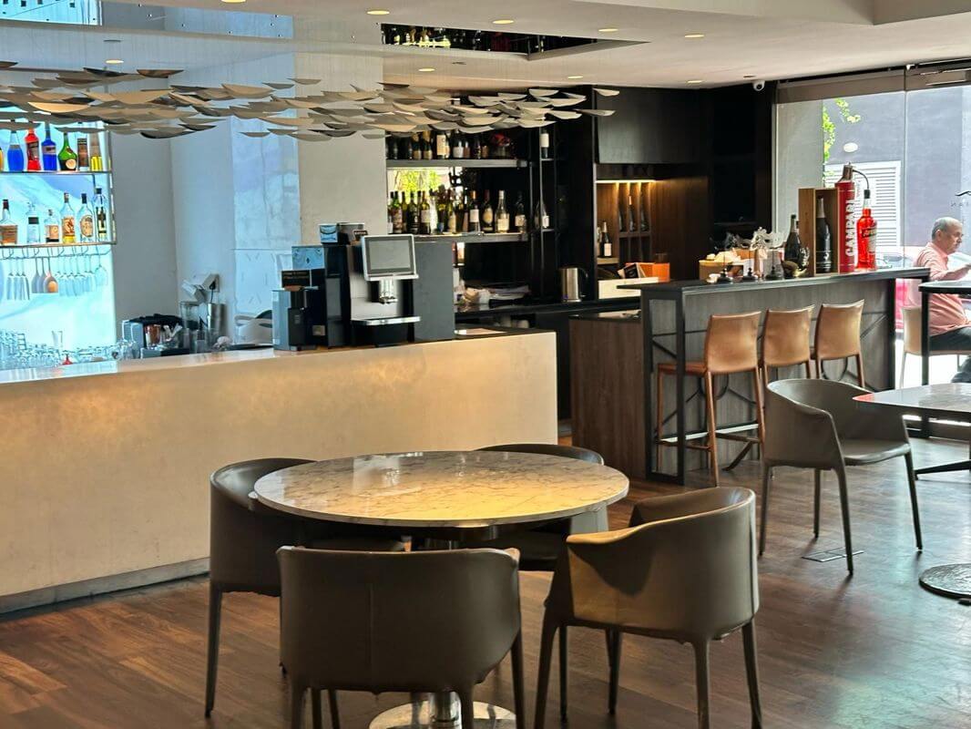 (已失效)Rare F&B Opportunity In Prestigious Location- City Hall