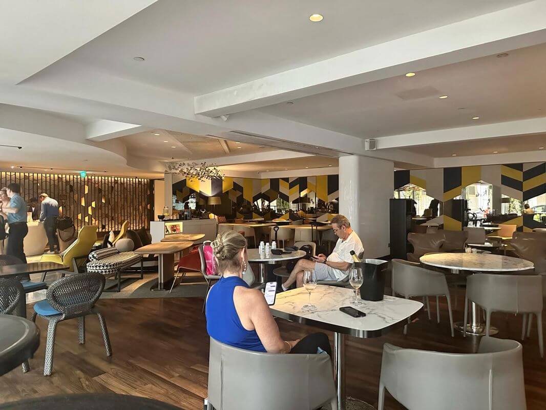 (已失效)Rare F&B Opportunity In Prestigious Location- City Hall