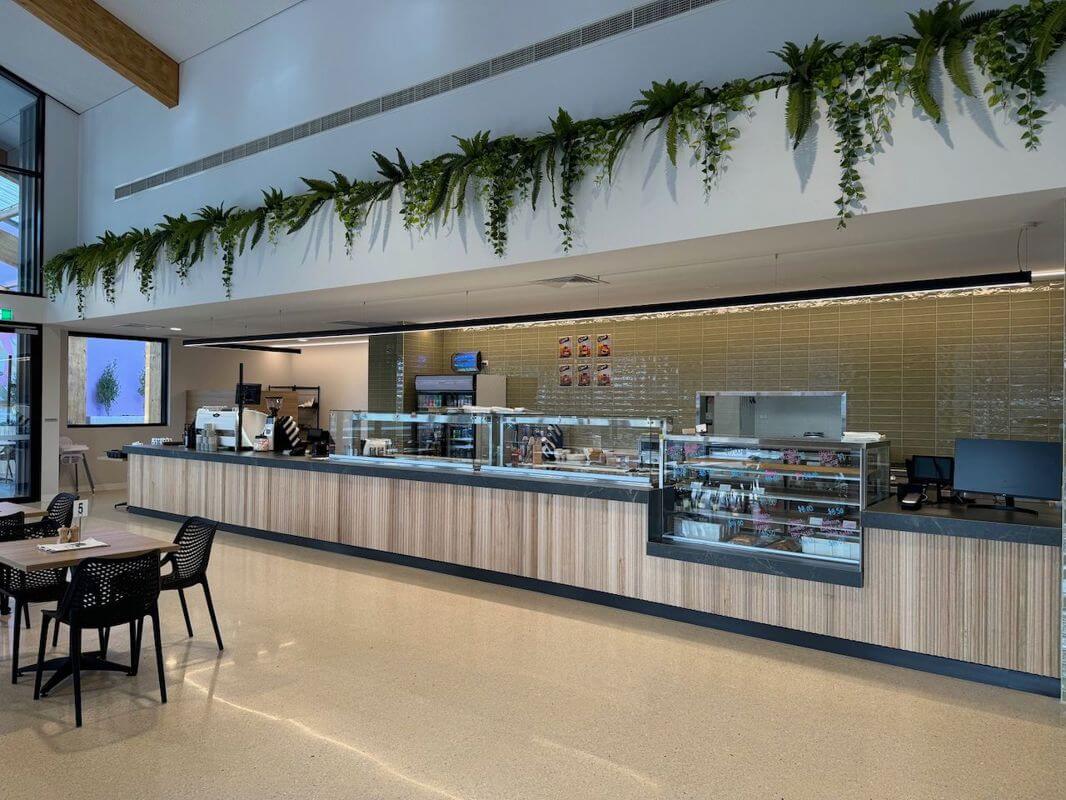 (已成交)Modern Industrial Cafe With High Visibility And Business Potential