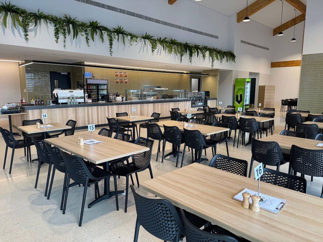 (已成交)Modern Industrial Cafe With High Visibility And Business Potential