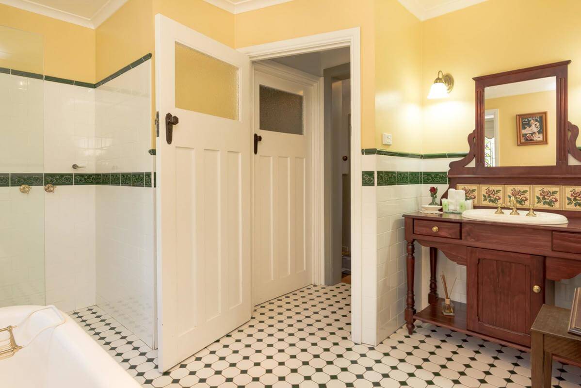 Rare Freehold Outstanding Short Term Rental Cottages+Passive Rent From Cafe