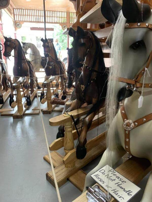 Long-Established Wooden Retail Business in Scenic Kangaroo Valley - Your Dream Business Awaits!