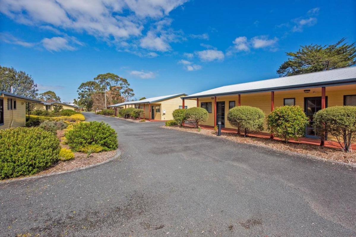 When Value Counts 23 Self-Contained Apartments t/o $800K 9 Titles $2.45m 2023 net $367,000