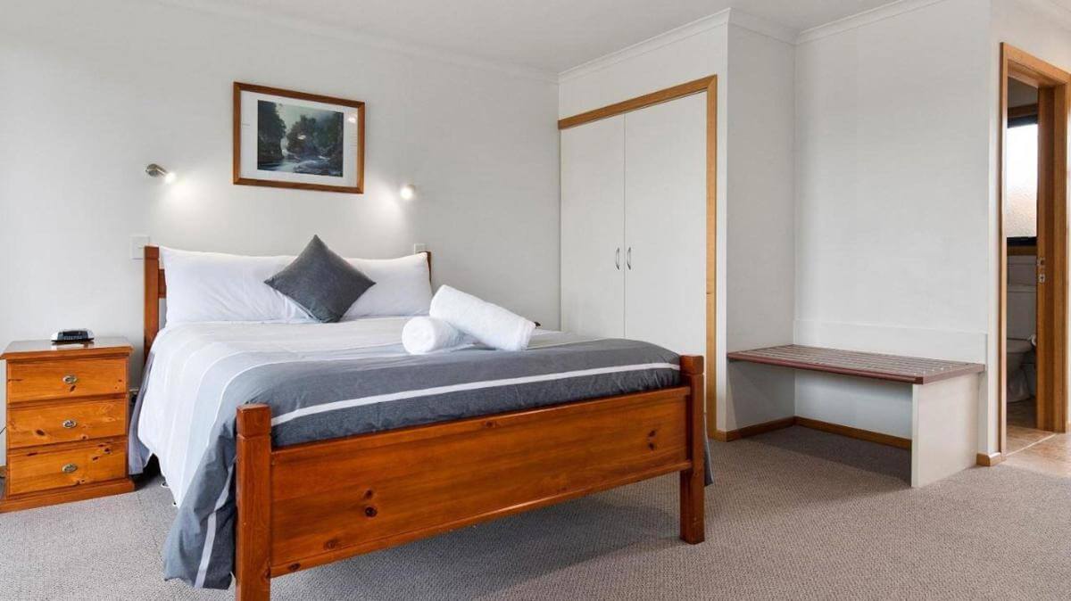 When Value Counts 23 Self-Contained Apartments t/o $800K 9 Titles $2.45m 2023 net $367,000