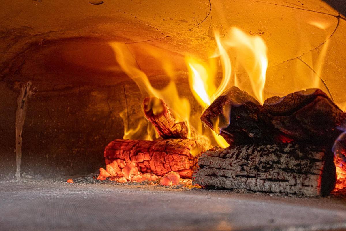 PROMINENT BLUE MOUNTAINS PIZZERIA RESTAURANT | MAS