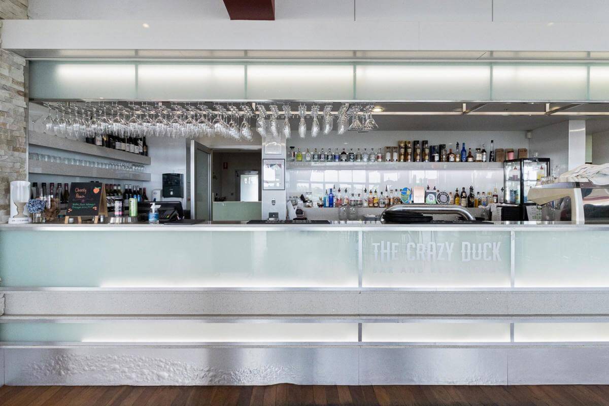 FANTASTIC PASSIVE INVESTMENT MOTEL RESTAURANT CAFE NET RENTAL INCOME $104,000 PA