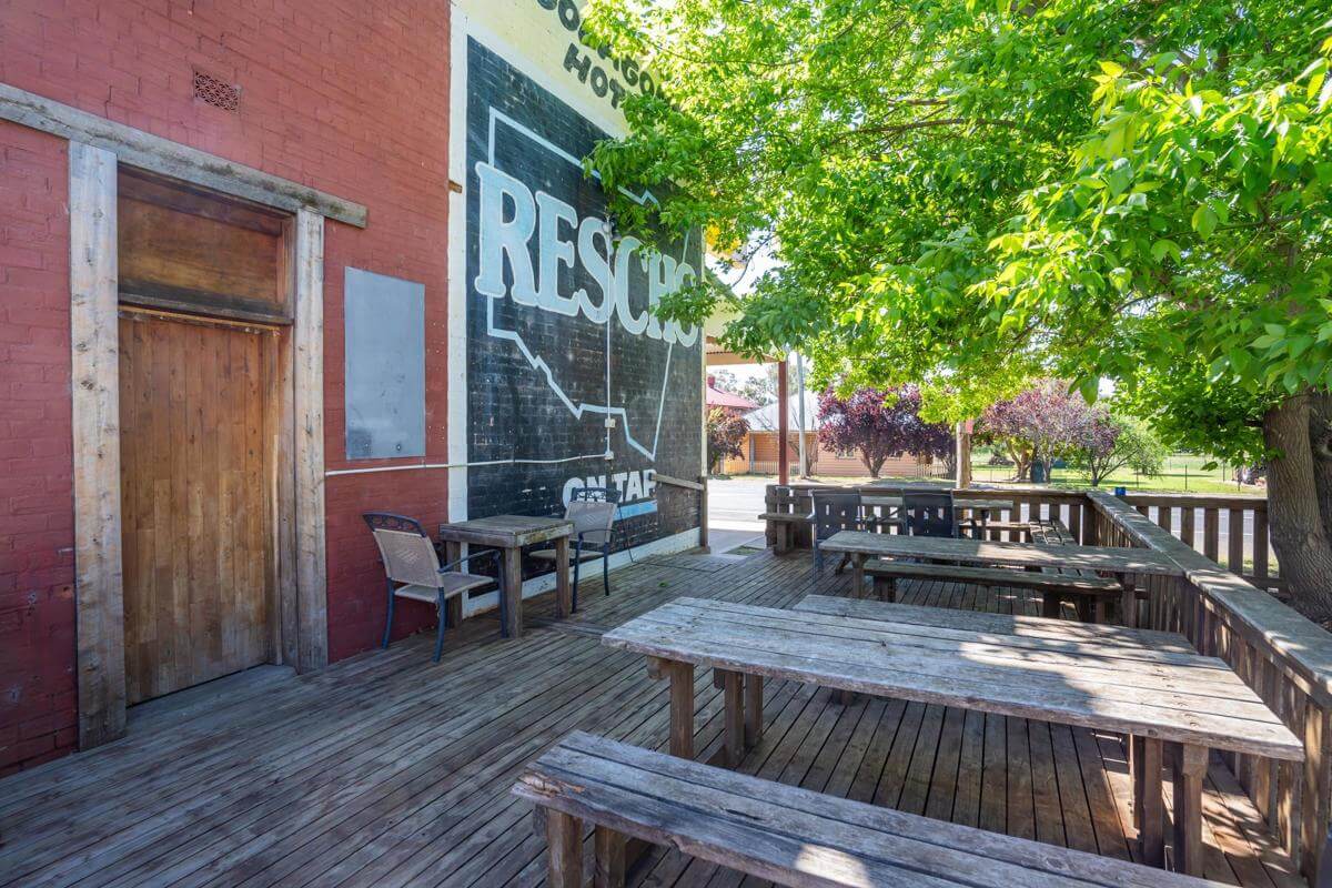 FREEHOLD PREMISES + HOTEL BUSINESS + 10 ACCOMODATION ROOMS + 3 SHOPS!