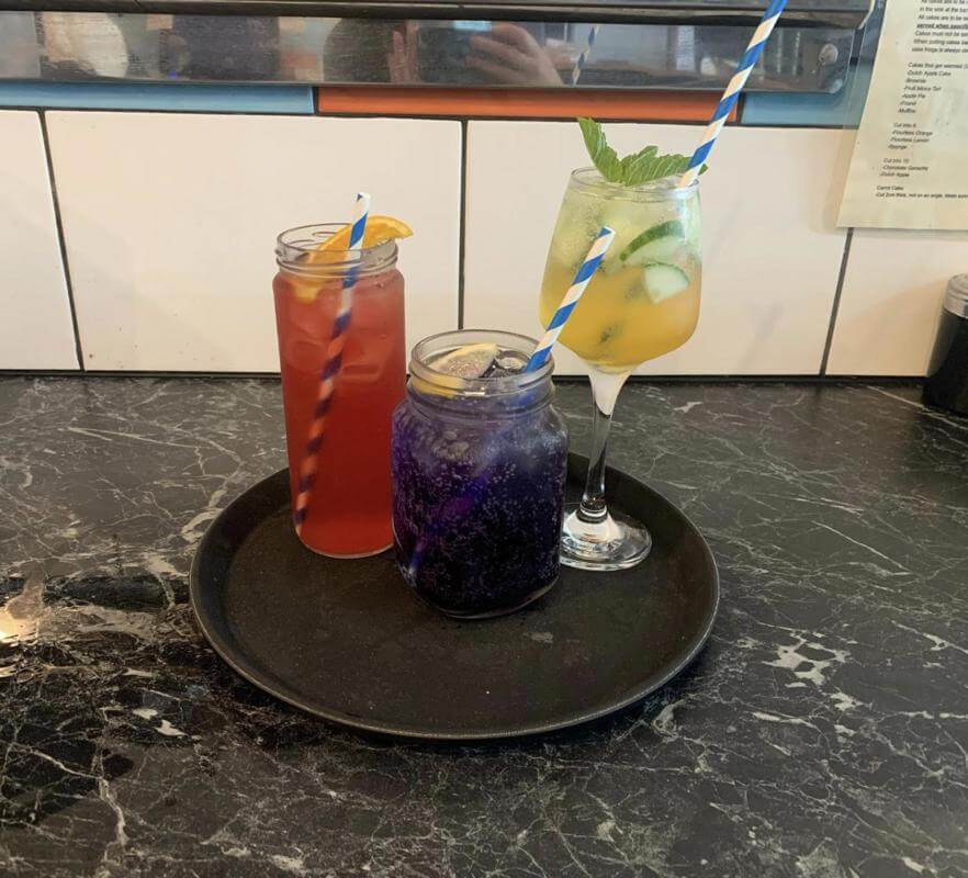 PIZZA AND BURGER LICENSED  BISTRO - HIGH TURNOVER