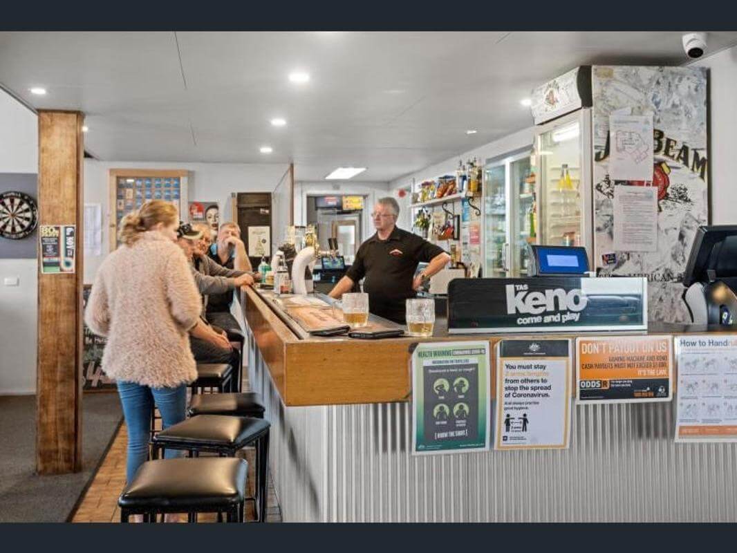 Freehold Passive Investment, Experienced Tenant, Long Lease, 8.5% Net Return from year 2