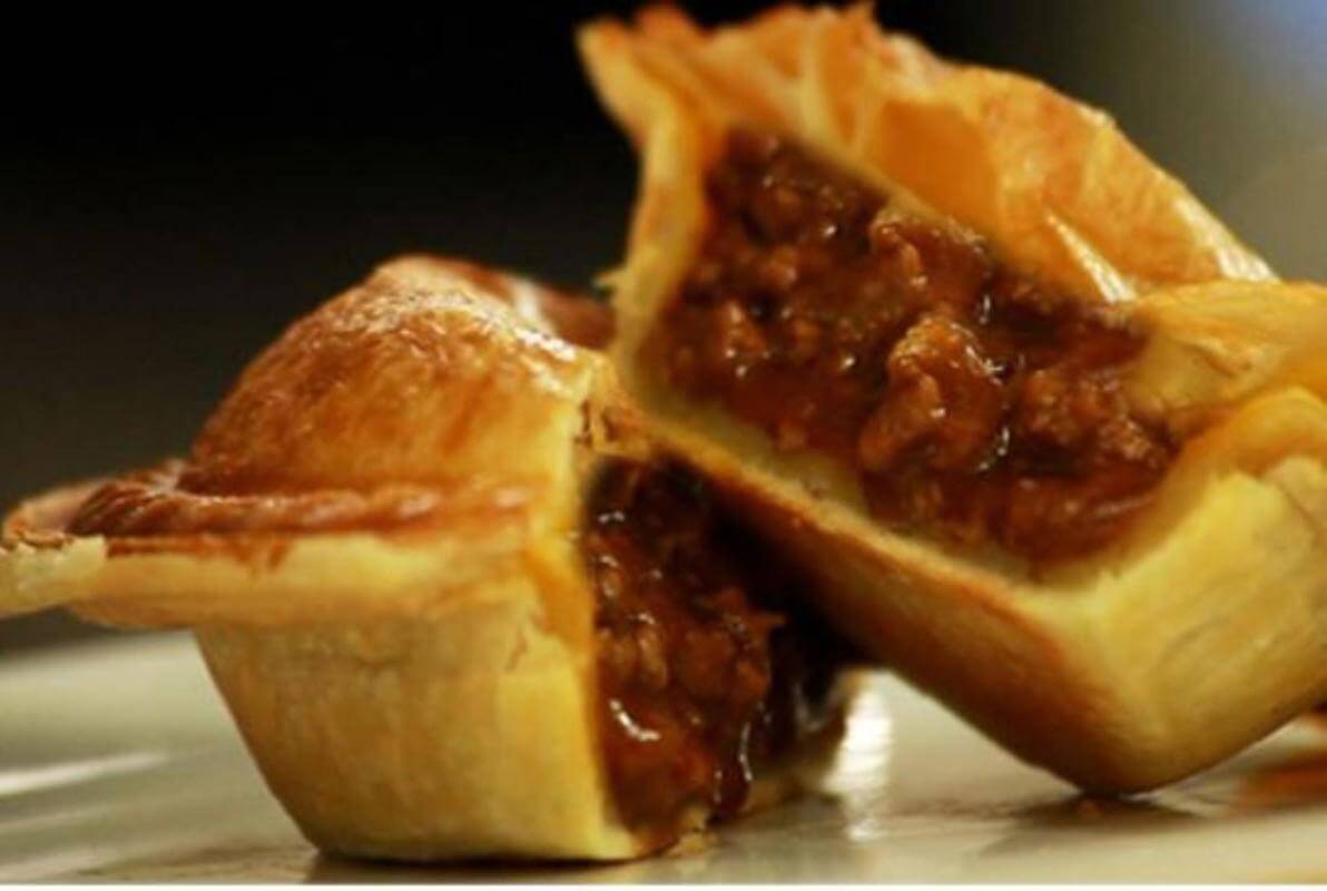 PRICE DROP. Café & Takeaway, Brilliant Position. Open to Offers