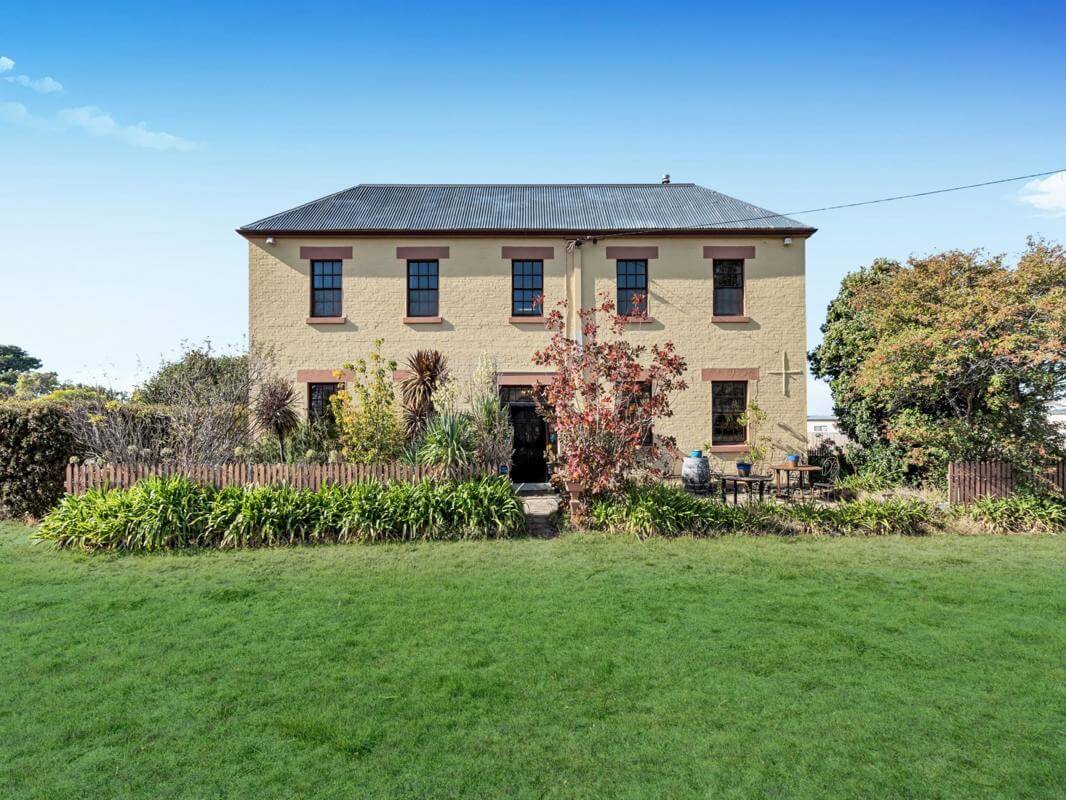 Magnificent Water Views Character Heritage Building 7BR Ensuite, Home or Business Choice is Yours