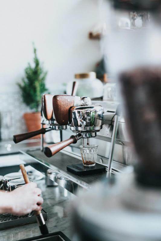 Renowned Café in Popular Hills Area, Short Trading Hours, High Profits