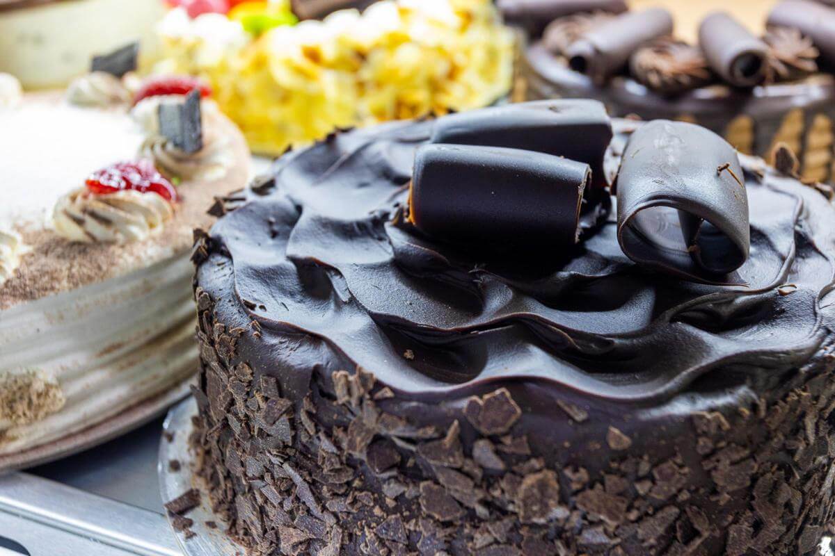 HUGE EXPOSURE | FANTASTIC CAKES