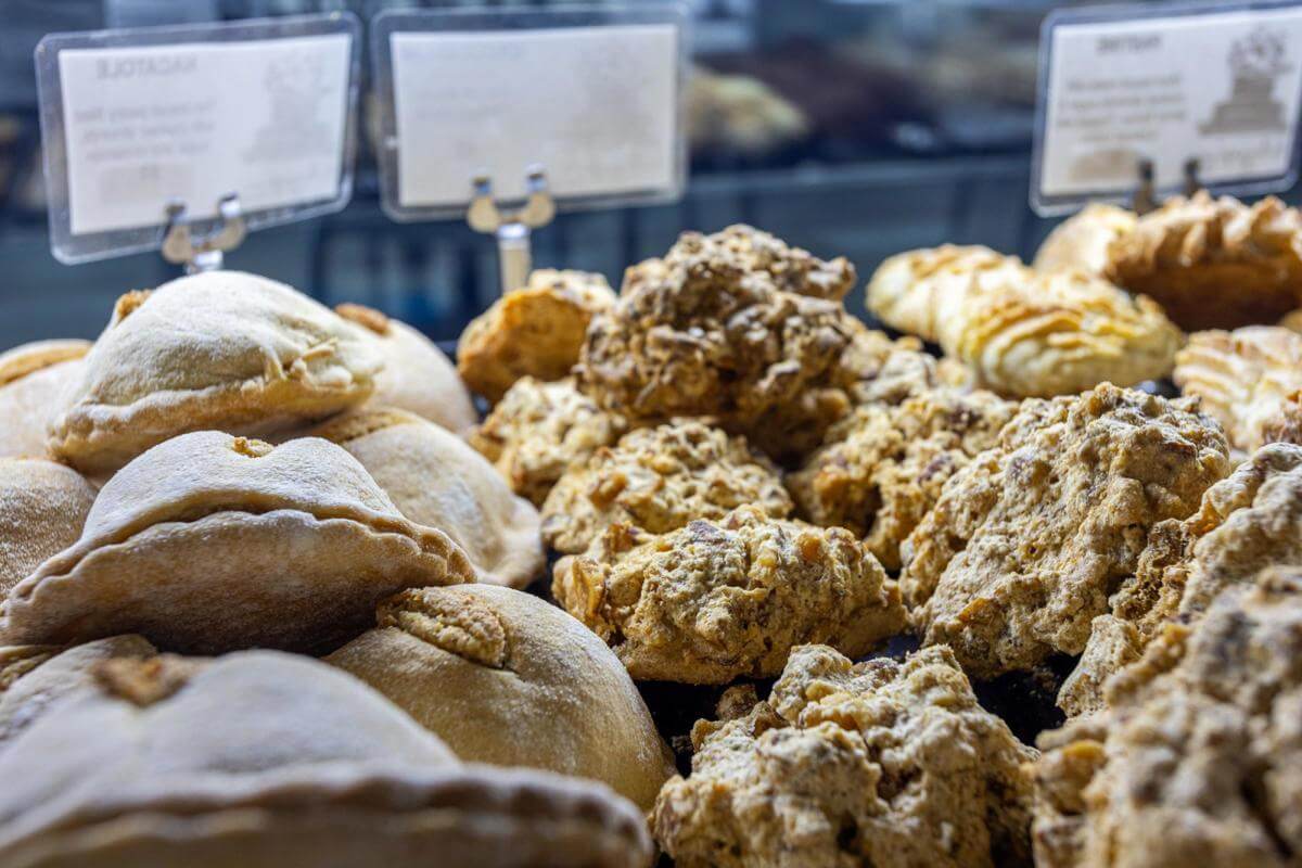 HUGE EXPOSURE | FANTASTIC CAKES