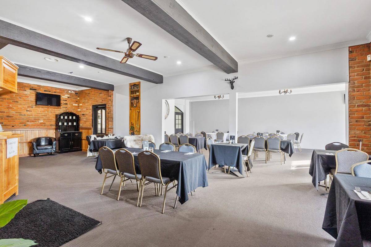 Huntington Tavern, 30 year lease Offers Over$99,500+sav