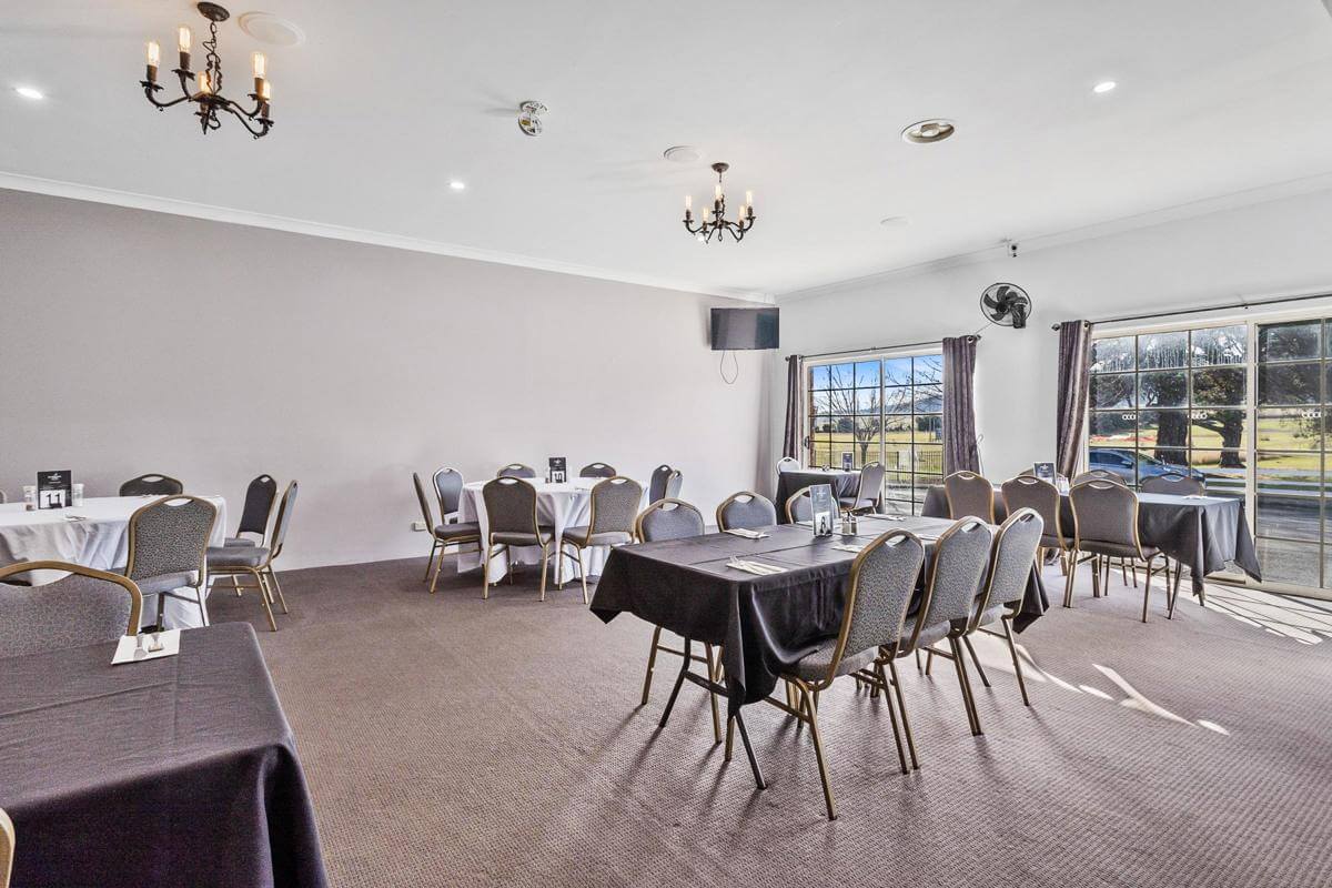 Huntington Tavern, 30 year lease Offers Over$99,500+sav