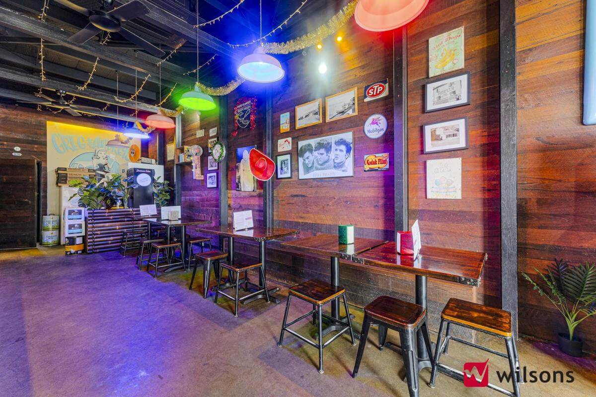 Retro themed Ice cream café & burger bar