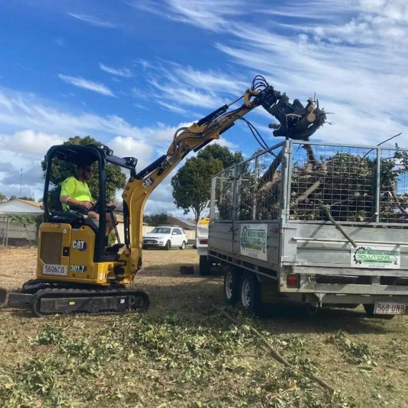 Small Domestic & Industrial Excavator & Trailer Hire. Wet & Dry Hire Wide Bay