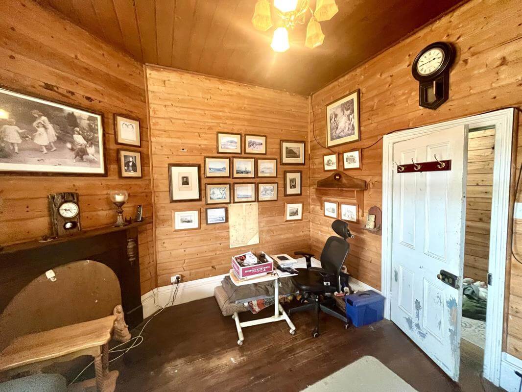 FHGC Aus Post Profitable Lifestyle Business Inc 3BR Home and Studio Work Mon to Fri No Deliveries