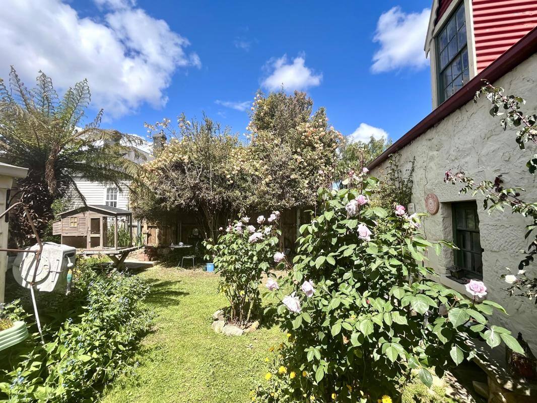 FHGC Aus Post Profitable Lifestyle Business Inc 3BR Home and Studio Work Mon to Fri No Deliveries