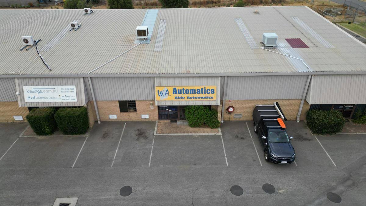 Commercial Property for Sale: Fully Equipped Mechanical Workshop