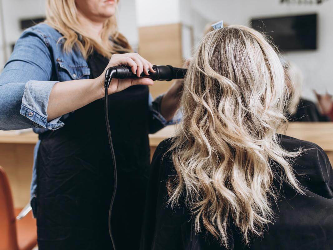 QUICK SALE  DUE TO ILLNESS : Charming Owner-operator Hair Salon in Port Elliot