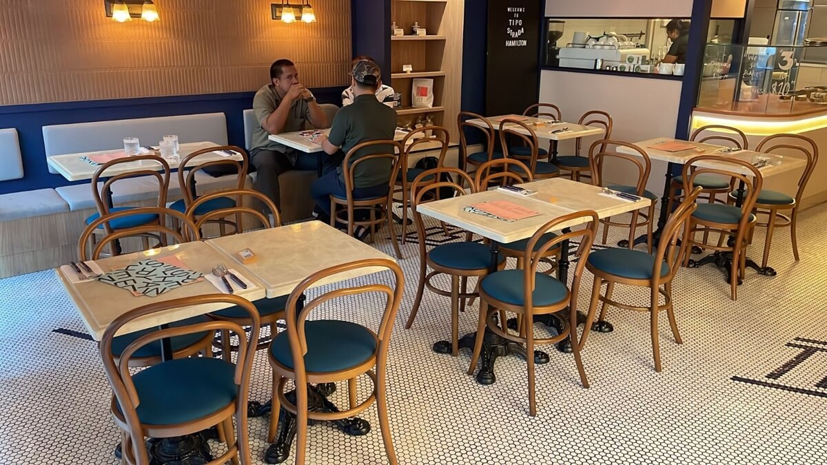 (已失效)Fully Equipped Cafe And Bakery At City Fringe With Lunch & Dinner Crowd