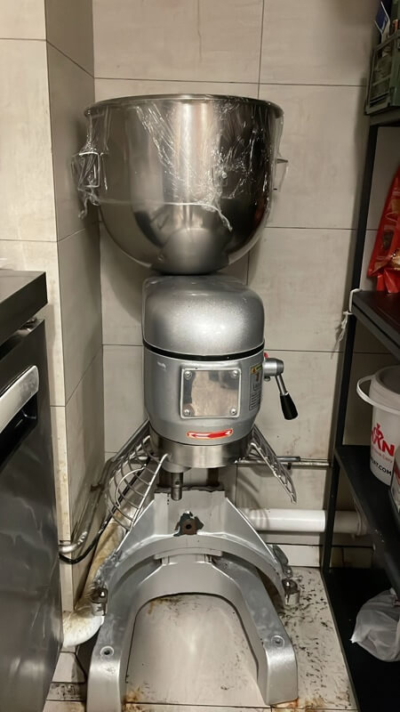 (已失效)Fully Equipped Cafe And Bakery At City Fringe With Lunch & Dinner Crowd