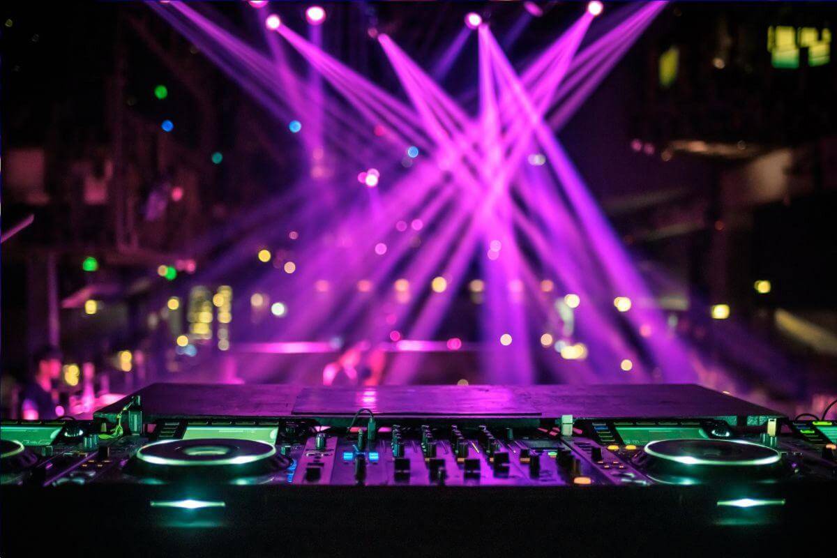 High-Profile two Venues, One with Hotel Licence on the Gold Coast  Under Management