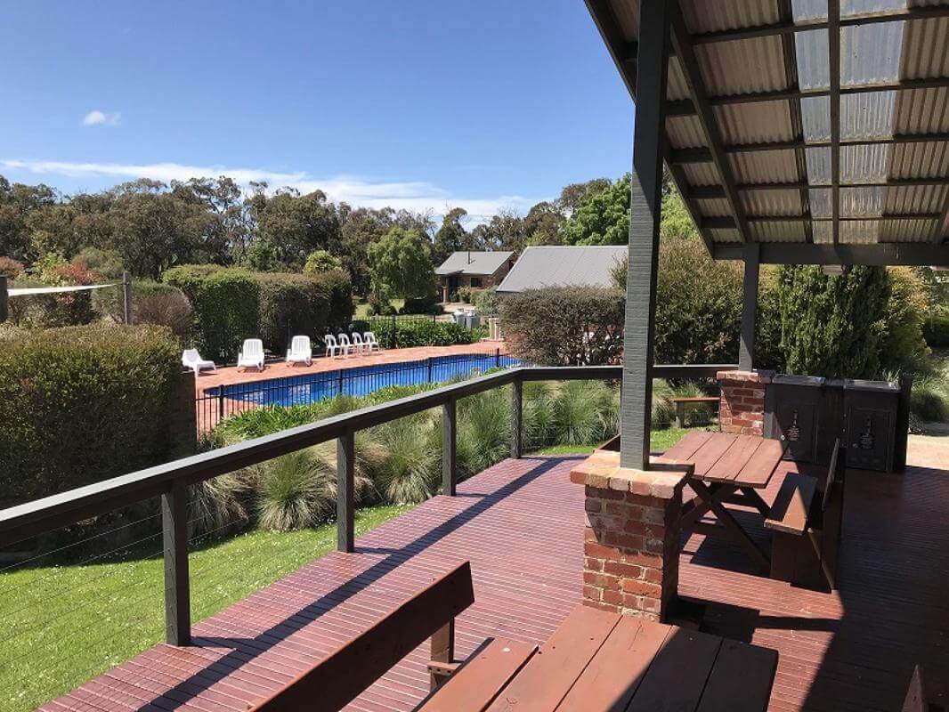 HOLIDAY COTTAGES, COASTAL, MOTEL