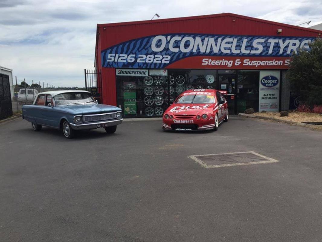 Building and Business. Cash Cow . Mechanical workshop & Tyre fitter.