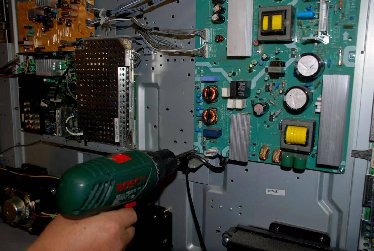 Thirty Years Electronic Repair Business of Success and Growth Potential