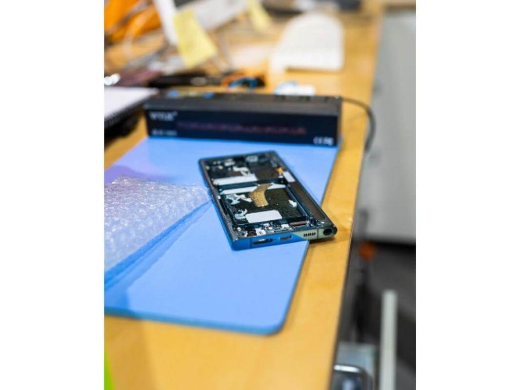 Pop Phones Franchise  Tech Retail & Repairs with National Brand Backing