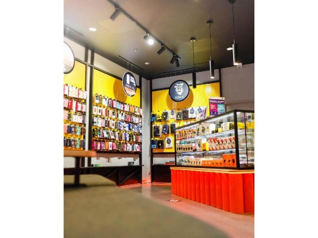 Pop Phones Franchise  Tech Retail & Repairs with National Brand Backing