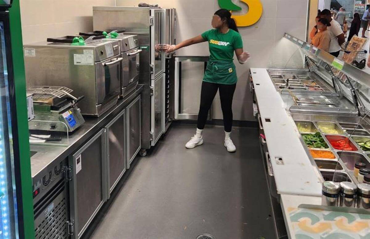 Subway Hyperdome, Back on the Market! Major Shopping Centre! New December 2022! Ideal first store!