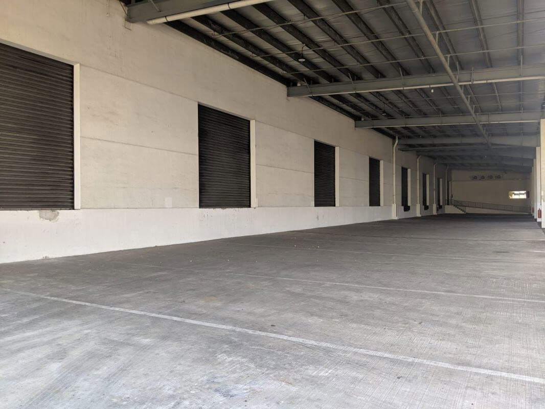 Groundfloor Warehouse With Loading Bay & Dock Levelers For Lease