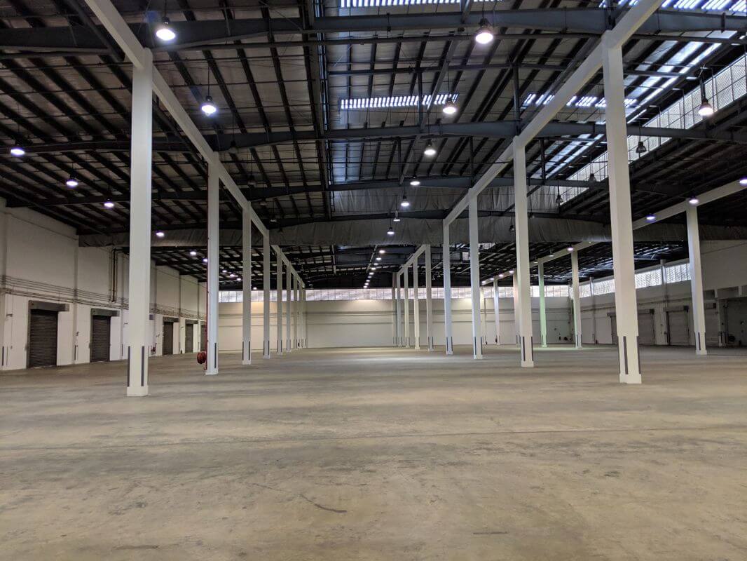 Groundfloor Warehouse With Loading Bay & Dock Levelers For Lease