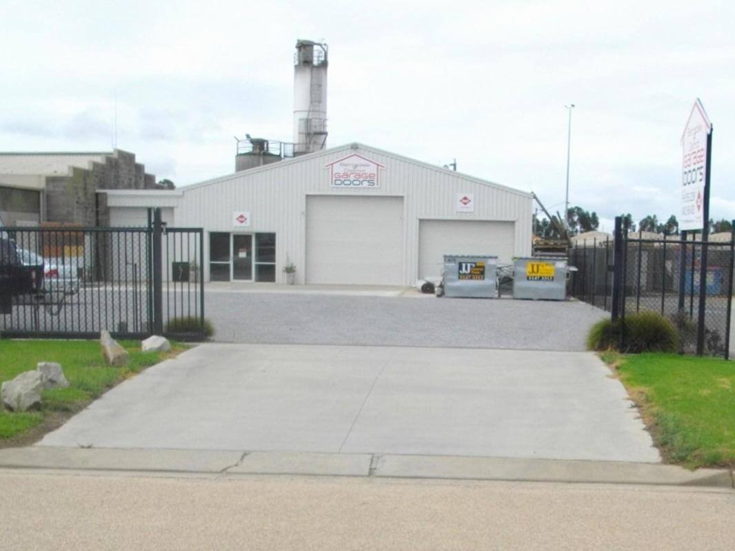 GARAGE DOOR SUPPLIERS AND FITTERS. Handyman - EASY TO LEARN.