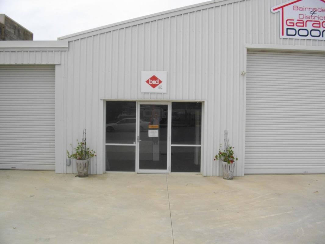 GARAGE DOOR SUPPLIERS AND FITTERS. Handyman - EASY TO LEARN.