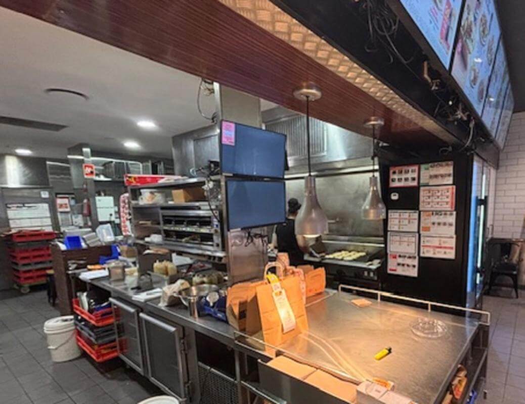 Oporto Fortitude Valley, Lease until 2047, Sales 3.5% up on last year, Profitable to working owner