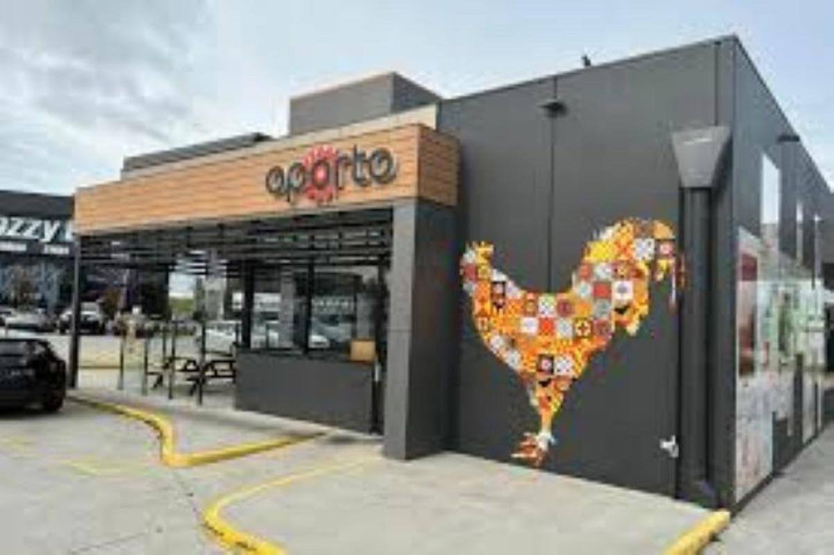 Oporto Roxburgh Park - Premium Store