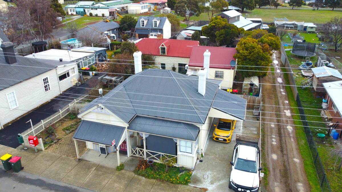 UNDER CONTRACT FREEHOLD AUS POST TASMANIA