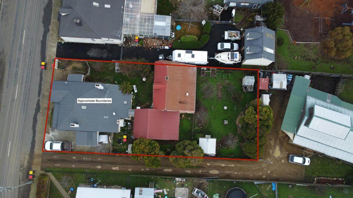 UNDER CONTRACT FREEHOLD AUS POST TASMANIA